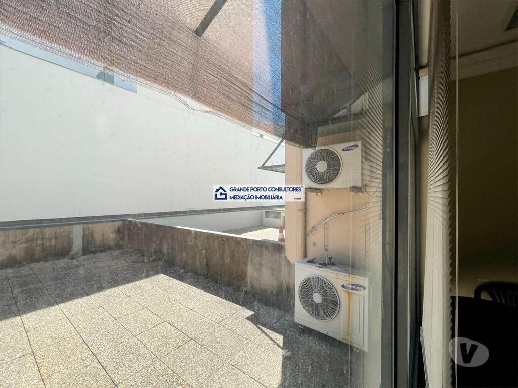 Comprar Loja Porto - Fotos para Loja C Terraço Junto Hotel Fénix - Campo Alegre