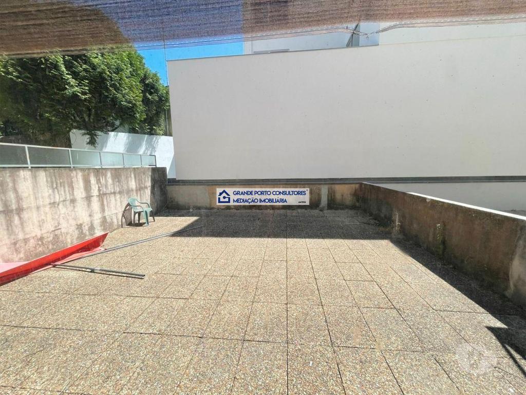 Comprar Loja Porto - Fotos para Loja C Terraço Junto Hotel Fénix - Campo Alegre