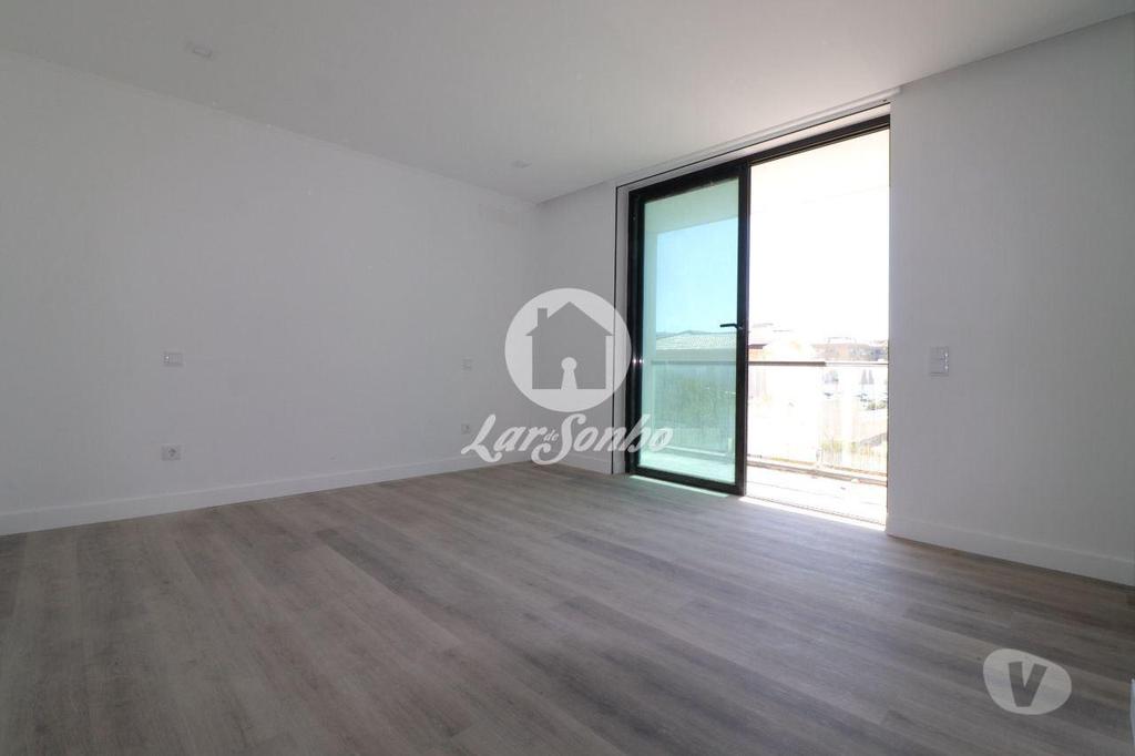 Apartamentos a venda Ovar - Fotos para Moradia de Gaveto T5 com Piscina na Praia de Esmoriz