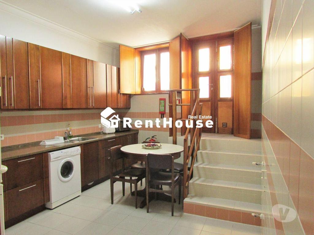 Apartamentos a venda Figueira da Foz - Fotos para Figueira-da-foz-Moradia T4 no Centro da cidade! (VF1449)