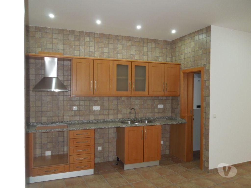 Apartamentos a venda Castelo de Vide - Fotos para Moradia banda T2+T3, bem localizada no centro de Castelo de