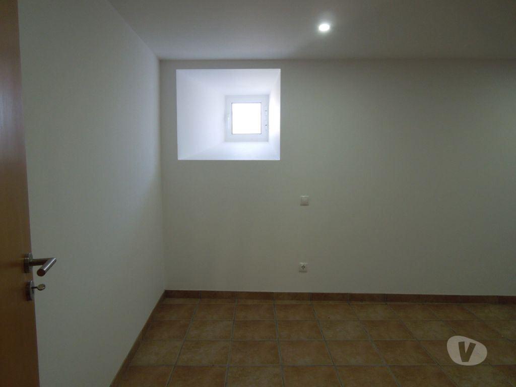 Apartamentos a venda Castelo de Vide - Fotos para Moradia banda T2+T3, bem localizada no centro de Castelo de