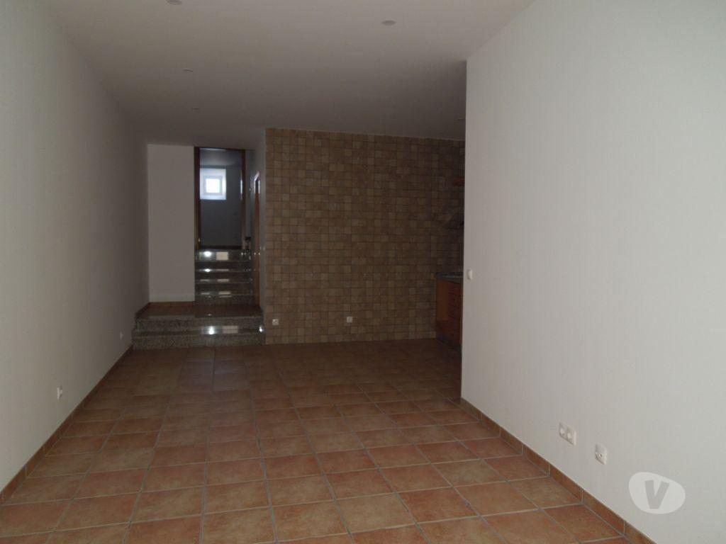 Apartamentos a venda Castelo de Vide - Fotos para Moradia banda T2+T3, bem localizada no centro de Castelo de