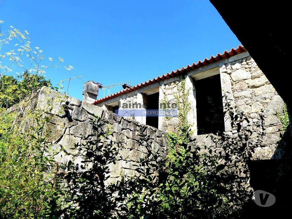 Apartamentos a venda Ponte de Lima - Fotos para Casa frente Rio Lima p restauro. Portugal, Viana do Castelo,