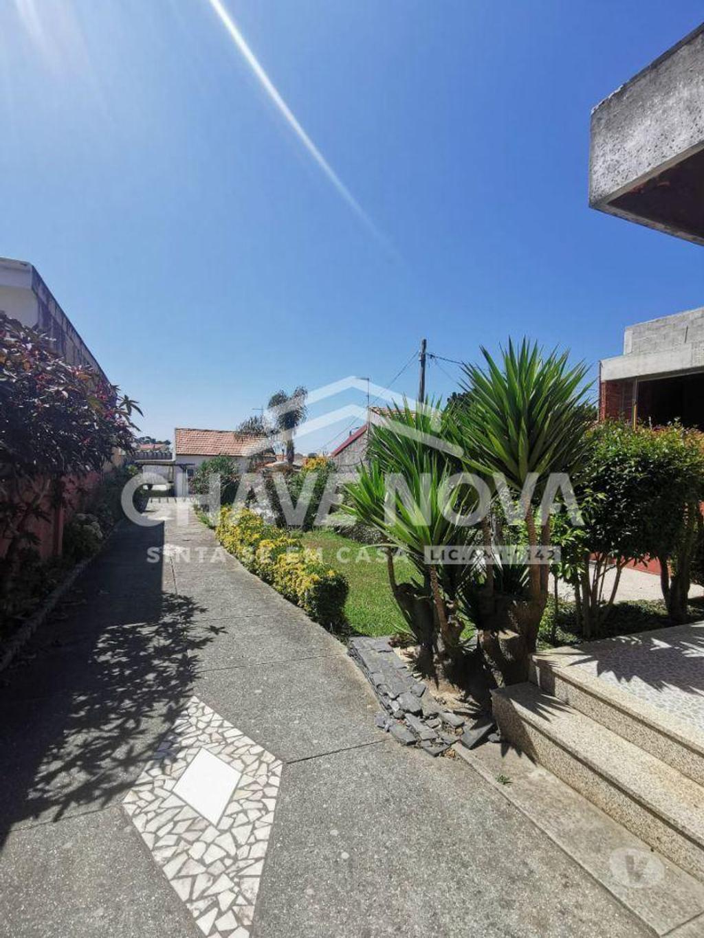 Apartamentos a venda Vila Nova de Gaia - Fotos para Moradia Para Recuperar em Canidelo (700m das Praias) (GN 01491)