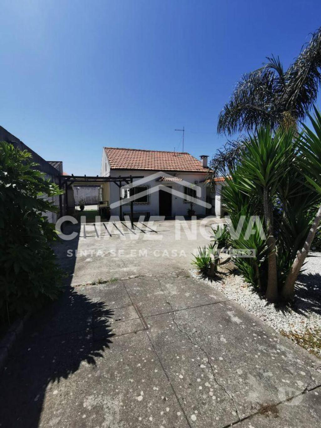 Apartamentos a venda Vila Nova de Gaia - Fotos para Moradia Para Recuperar em Canidelo (700m das Praias) (GN 01491)