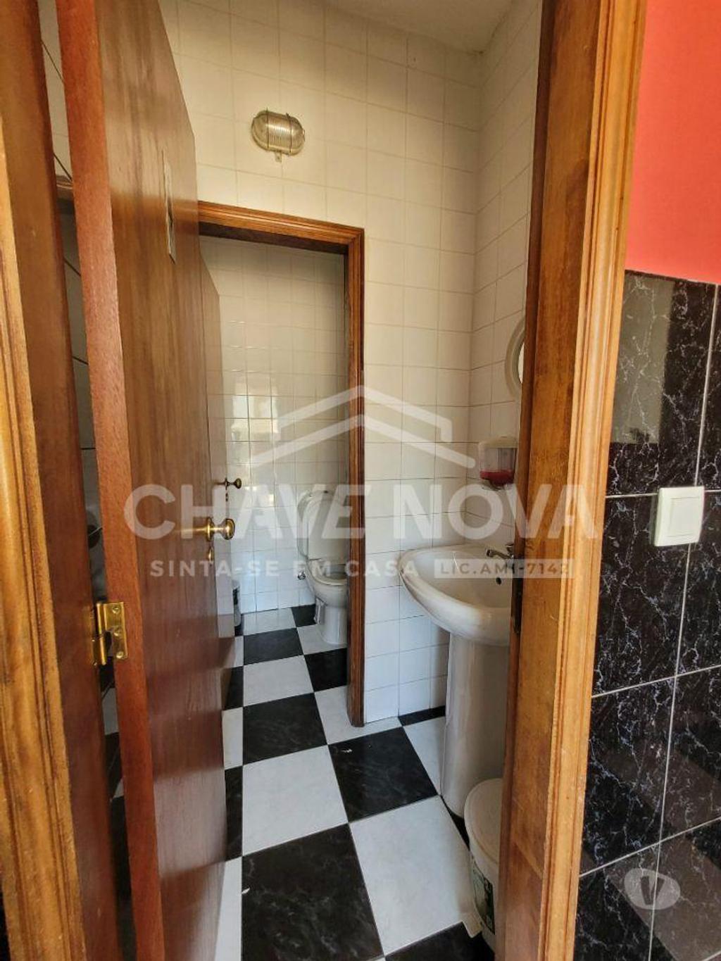Comprar Loja Maia - Fotos para Venda de Loja c Café a Funcionar - Maia (Vermoim)