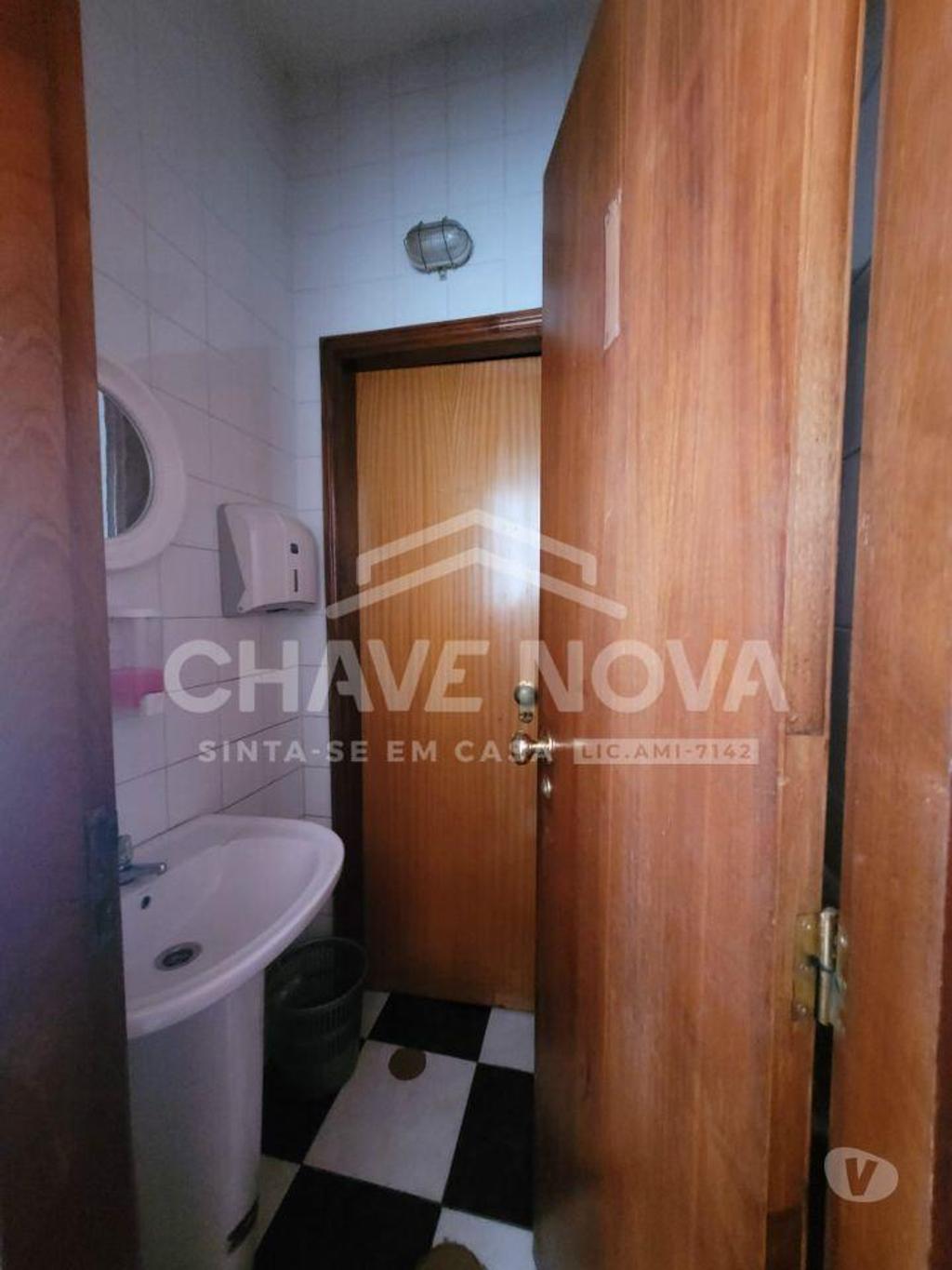 Comprar Loja Maia - Fotos para Venda de Loja c Café a Funcionar - Maia (Vermoim)