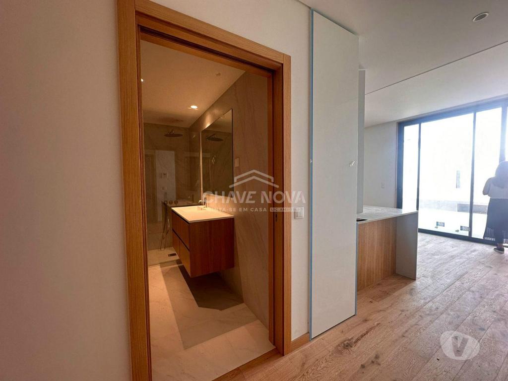 Apartamentos a venda Aveiro - Fotos para Apartamento T2 Centro Aveiro. Garagem e terraço. Condomínio com