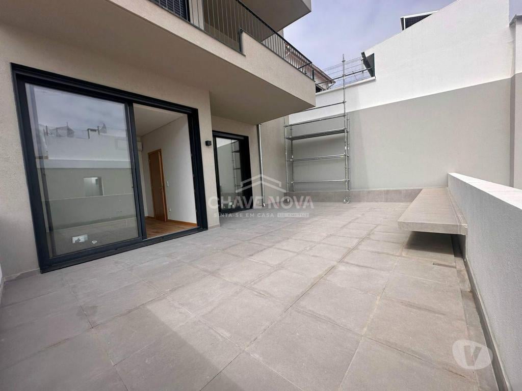 Apartamentos a venda Aveiro - Fotos para Apartamento T2 Centro Aveiro. Garagem e terraço. Condomínio com