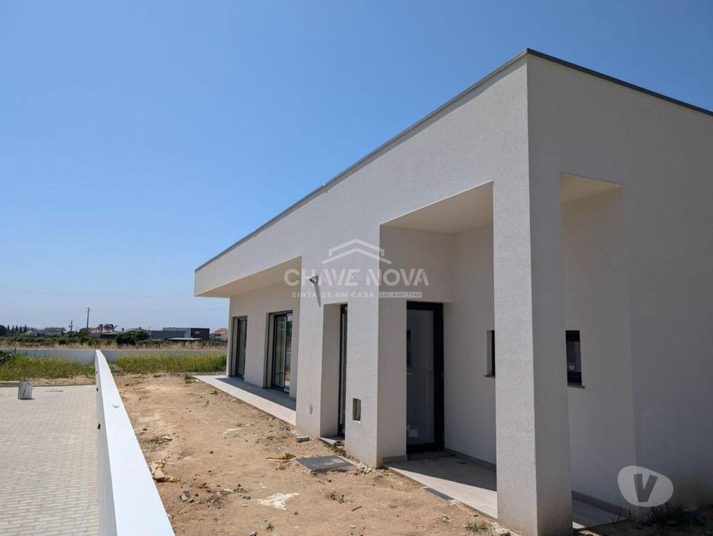 Apartamentos a venda Aveiro - Fotos para Aveiro-Moradia Isolada T4 próxima de Aveiro (AVR 00011)