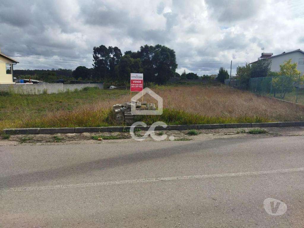 Terrenos Leiria - Fotos para VENDE-SE---Terreno com a área de 1.400 m2 com viabilidade de