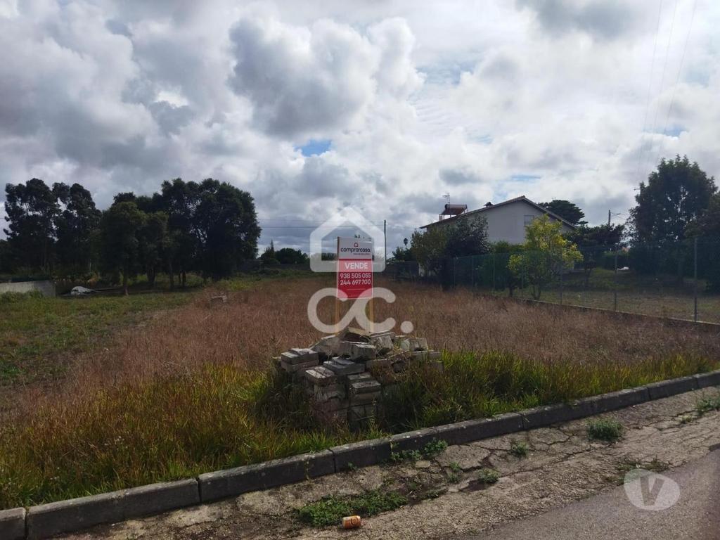 Terrenos Leiria - Fotos para VENDE-SE---Terreno com a área de 1.400 m2 com viabilidade de