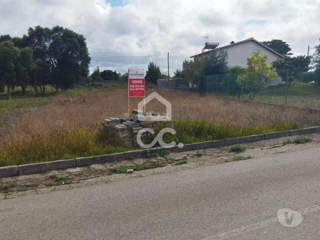 Terrenos Leiria - Fotos para VENDE-SE---Terreno com a área de 1.400 m2 com viabilidade de