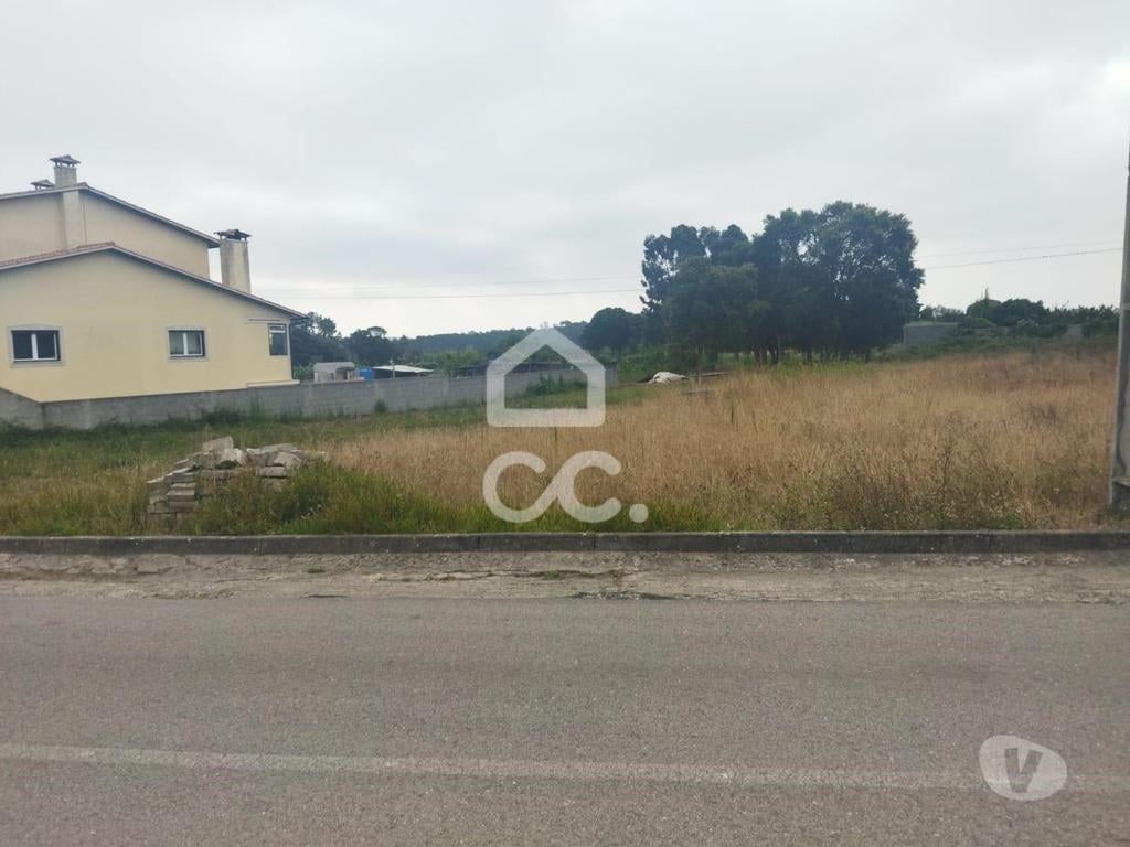 Terrenos Leiria - Fotos para VENDE-SE---Terreno com a área de 1.400 m2 com viabilidade de
