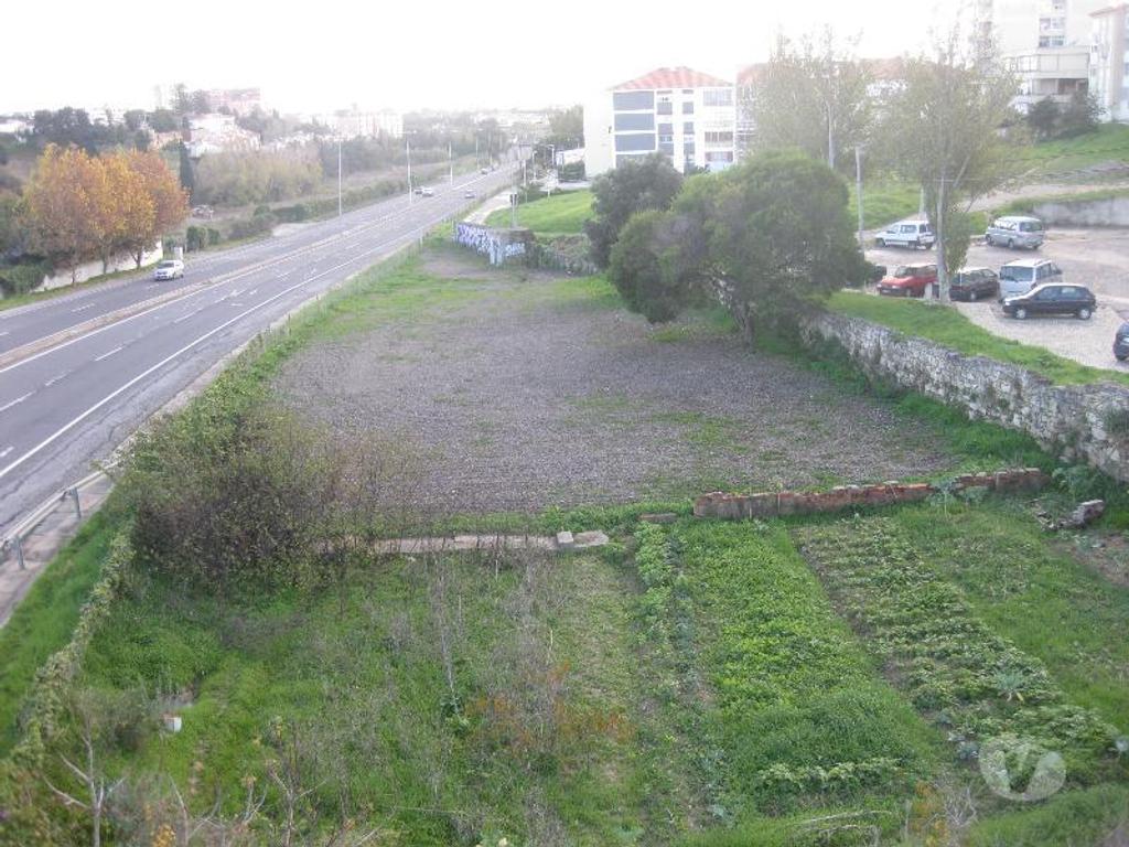 Terrenos Cascais - Fotos para Terreno de 1600m2 junto a uma via rápida - Carcavelos