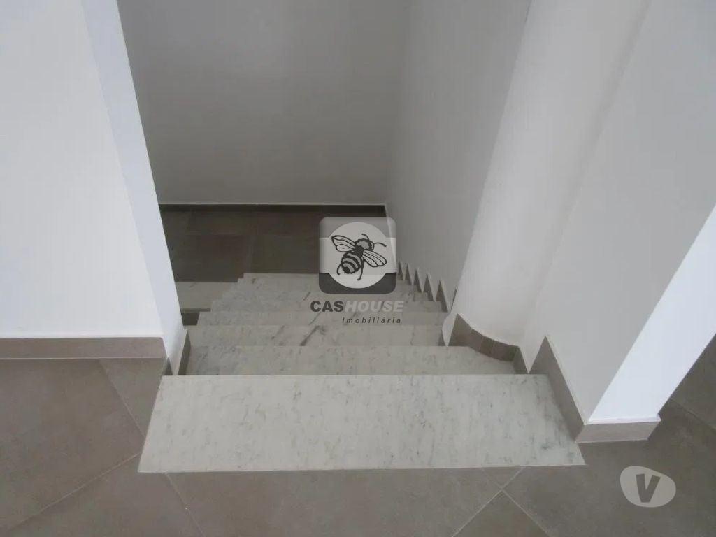 Comprar Loja Oeiras - Fotos para Loja a Estrear em Queijas - 2 Pisos