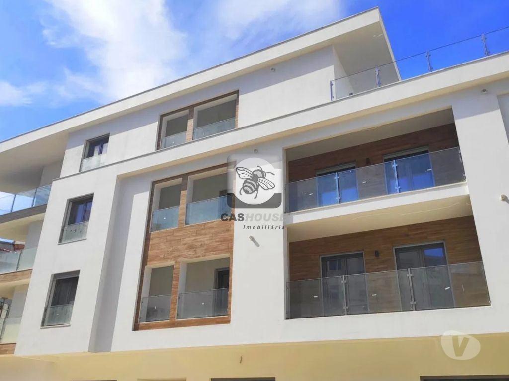 Comprar Loja Oeiras - Fotos para Loja a Estrear em Queijas - 2 Pisos