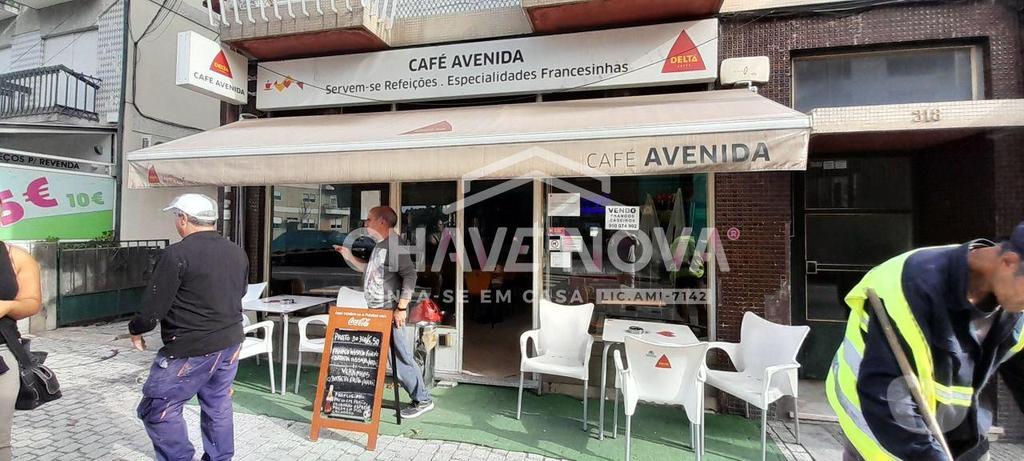 Comprar Loja Gondomar - Fotos para Trespasse CAFÉ Av. Carvalha Excelente Negócio!