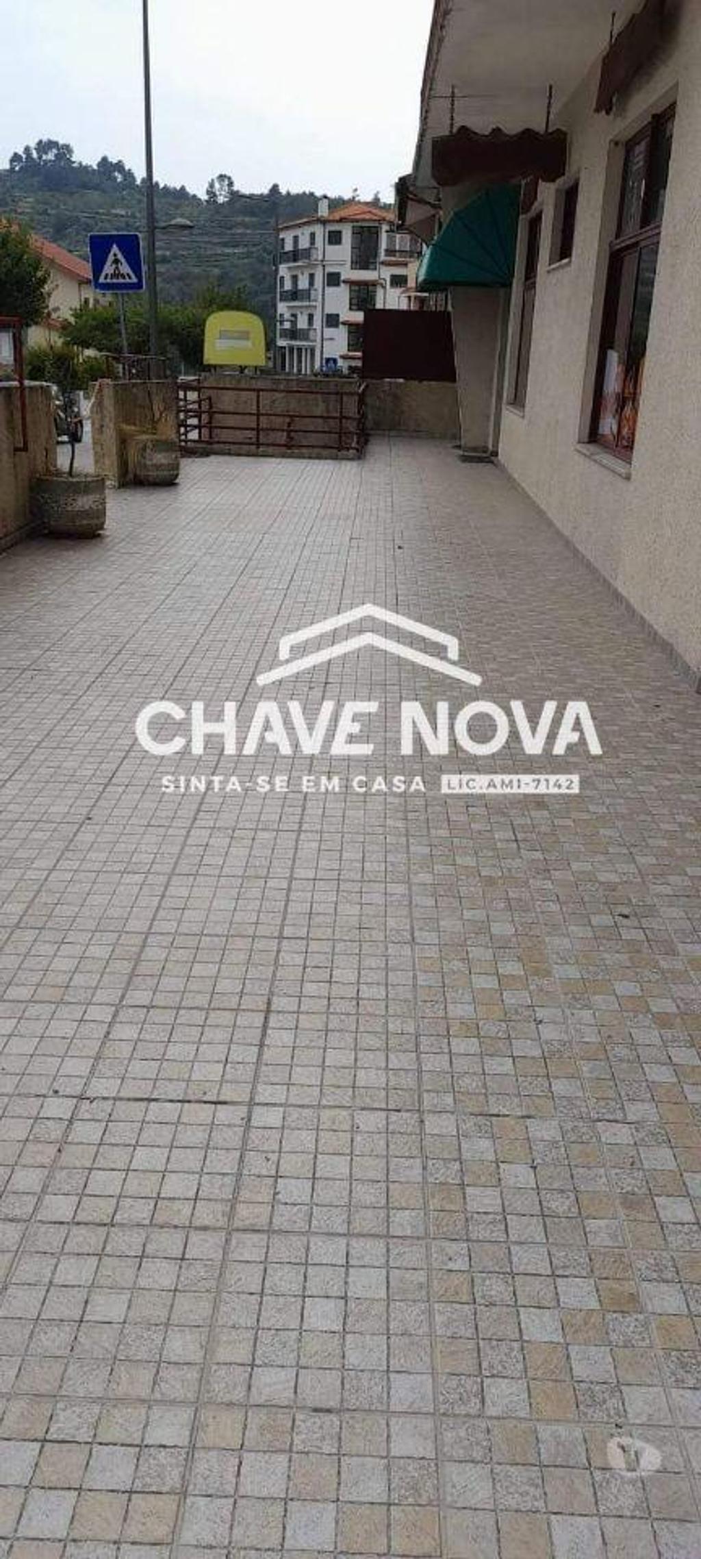 Comprar Loja Resende - Fotos para Edifício comercial (restauração) - Centro de Resende - Zona...