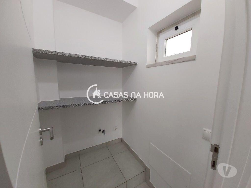 Apartamentos a venda Mafra - Fotos para EXCELENTE MORADIA V3 + 1 3 Pisos REMODELADA Próximo ao Centro