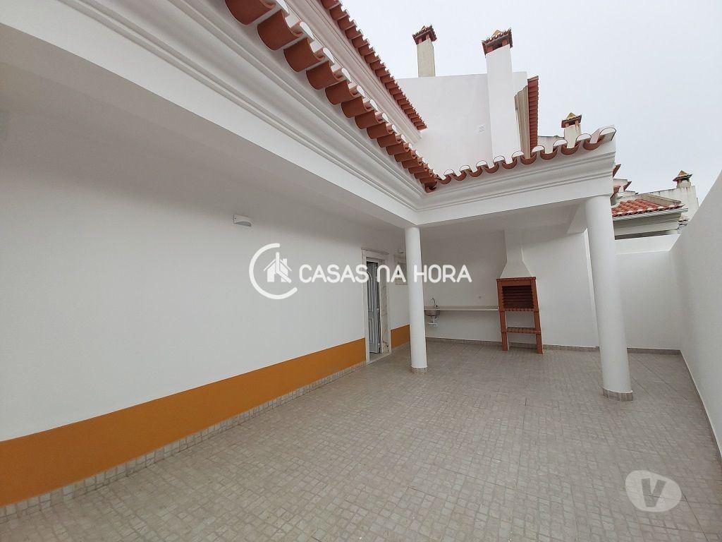 Apartamentos a venda Mafra - Fotos para EXCELENTE MORADIA V3 + 1 3 Pisos REMODELADA Próximo ao Centro