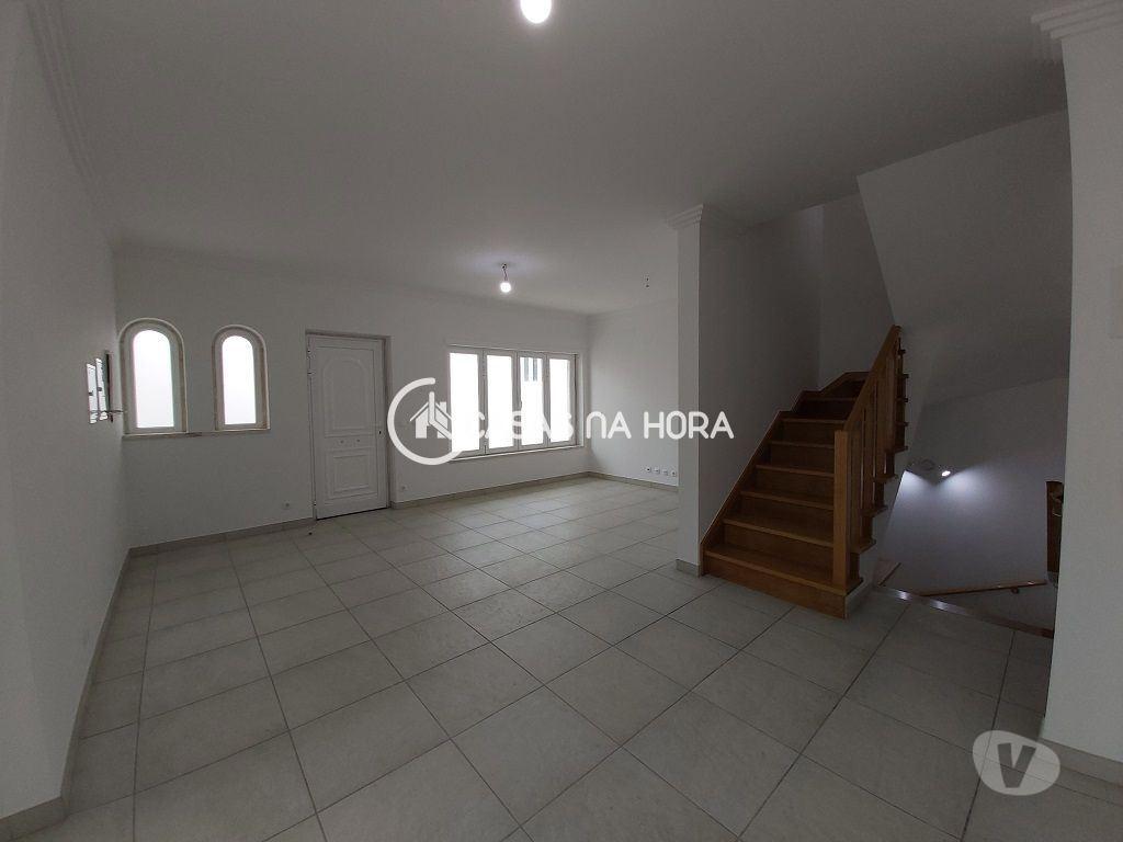 Apartamentos a venda Mafra - Fotos para EXCELENTE MORADIA V3 + 1 3 Pisos REMODELADA Próximo ao Centro