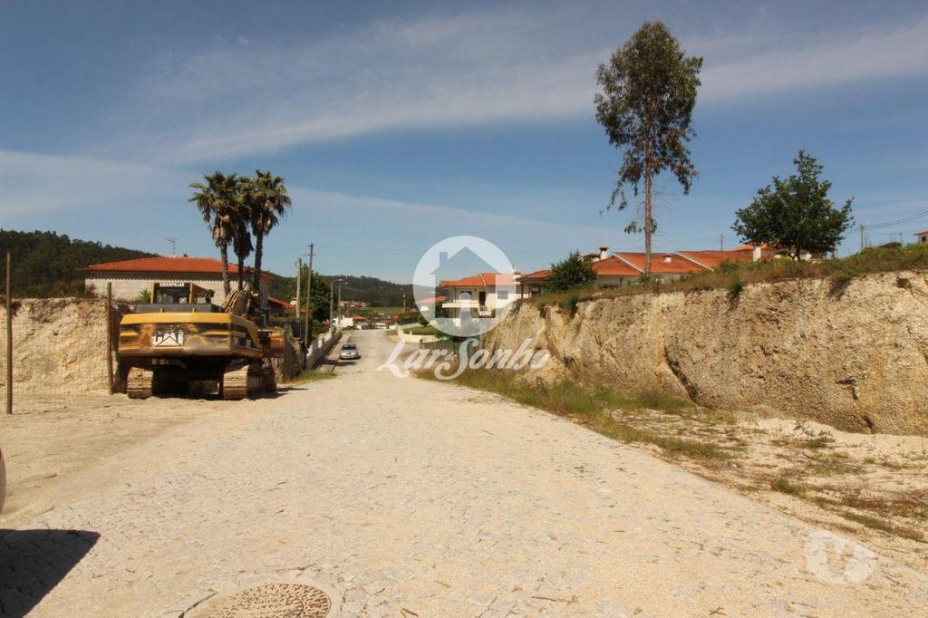 Terrenos Fafe - Fotos para Fafe-Terreno Rústico com 5.000m2 (256-T-00456)