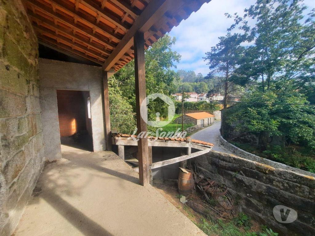 Apartamentos a venda Fafe - Fotos para Moradia em Pedra para Restaurar em Moreira do Rei, Fafe