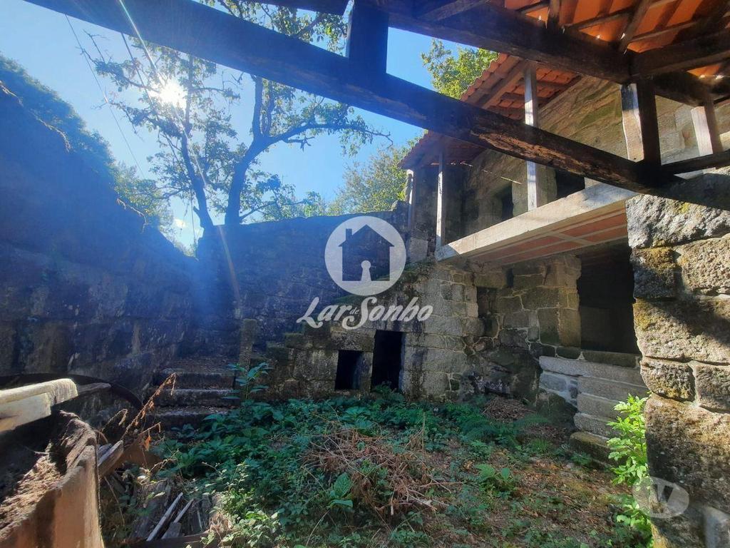 Apartamentos a venda Fafe - Fotos para Moradia em Pedra para Restaurar em Moreira do Rei, Fafe