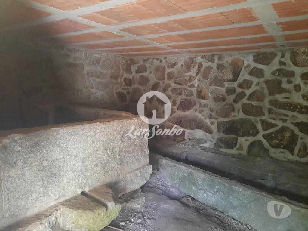 Apartamentos a venda Fafe - Fotos para Moradia em Pedra para Restaurar em Moreira do Rei, Fafe