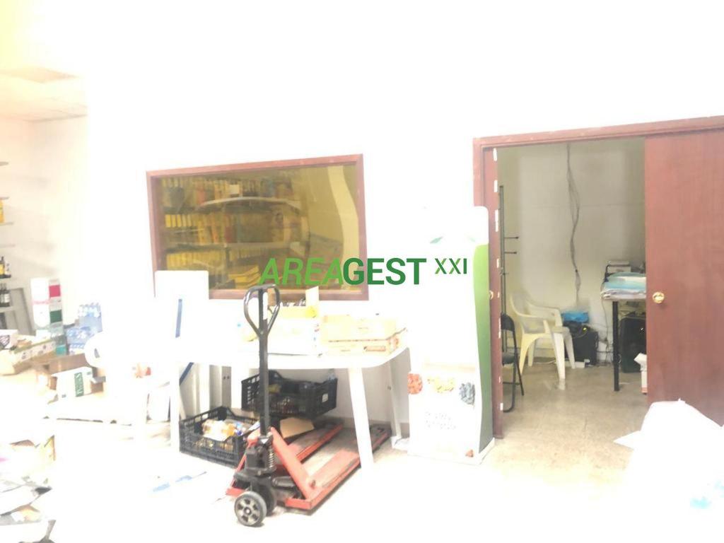 Comprar Loja Amadora - Fotos para Loja Armazém para venda com rendimento, na Falagueira-Amadora