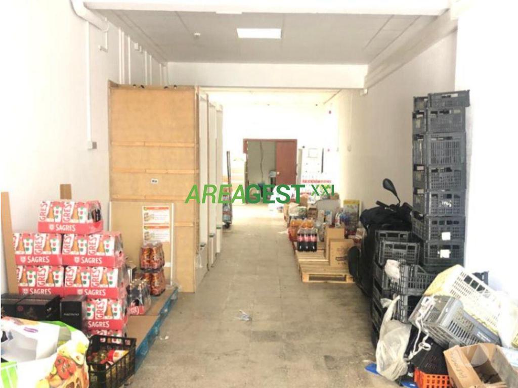 Comprar Loja Amadora - Fotos para Loja Armazém para venda com rendimento, na Falagueira-Amadora