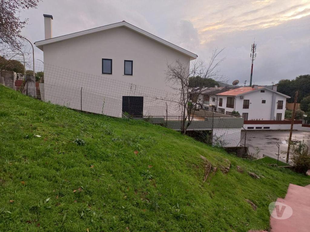 Apartamentos a venda Braga - Fotos para Braga-Moradia Gaveto Real (06 22)