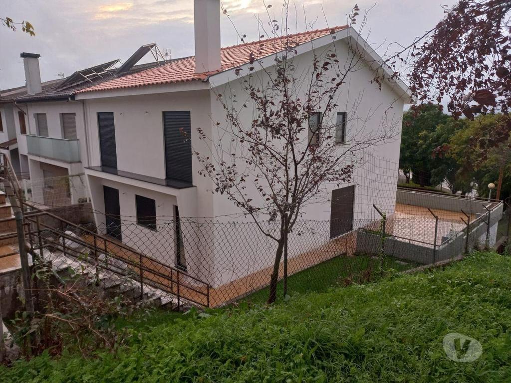Apartamentos a venda Braga - Fotos para Braga-Moradia Gaveto Real (06 22)