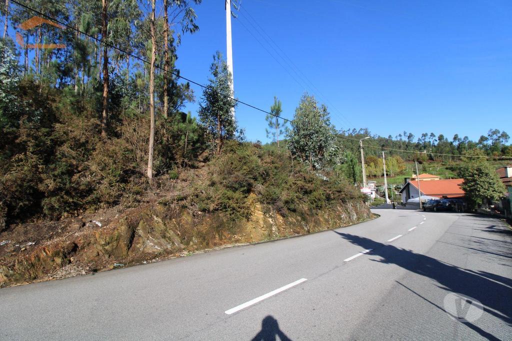Terrenos Gondomar - Fotos para Terreno com 653 m2 para a construção de mordia de 4 Frentes com