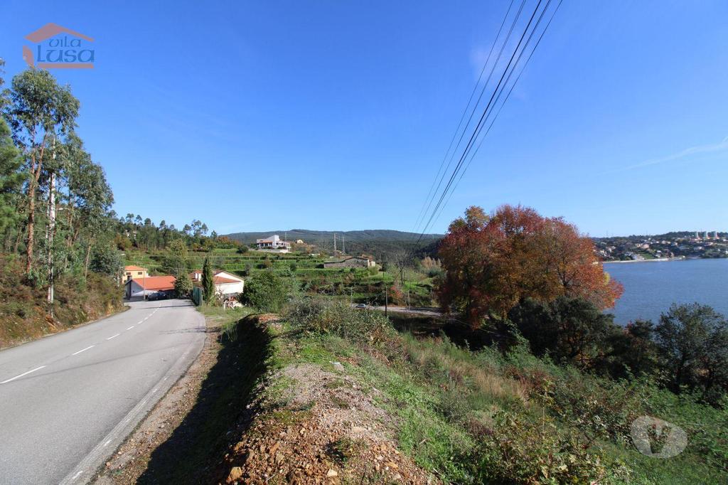 Terrenos Gondomar - Fotos para Terreno com 653 m2 para a construção de mordia de 4 Frentes com