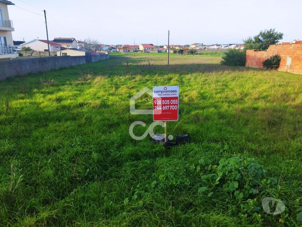 Terrenos Marinha Grande - Fotos para Localização: Vieira de Leiria------Terreno com a área de 8.380