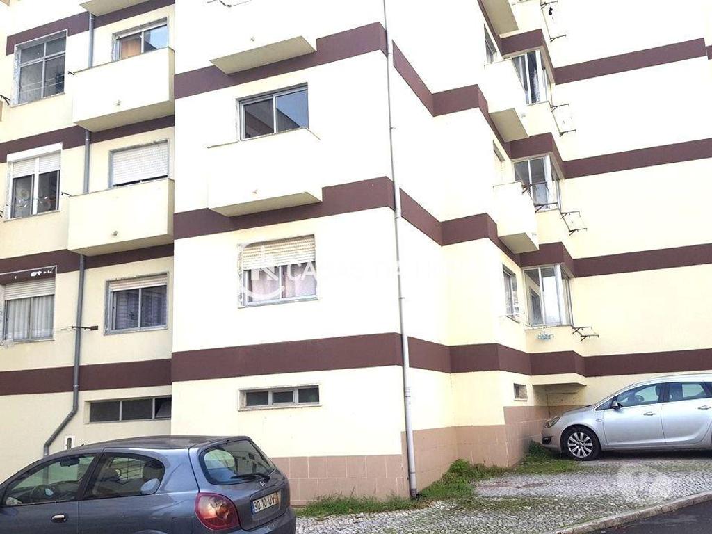 Apartamentos a venda Setúbal - Fotos para INVESTIMENTO Setúbal, Amoreiras T2 arrendado. (setubal A 00857)