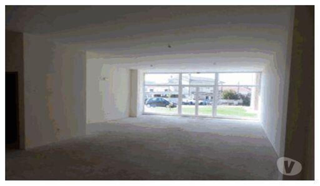Comprar Loja Vila Nova de Gaia - Fotos para Loja em Lever com venda em conjunto de 1 Apartamento com 2...