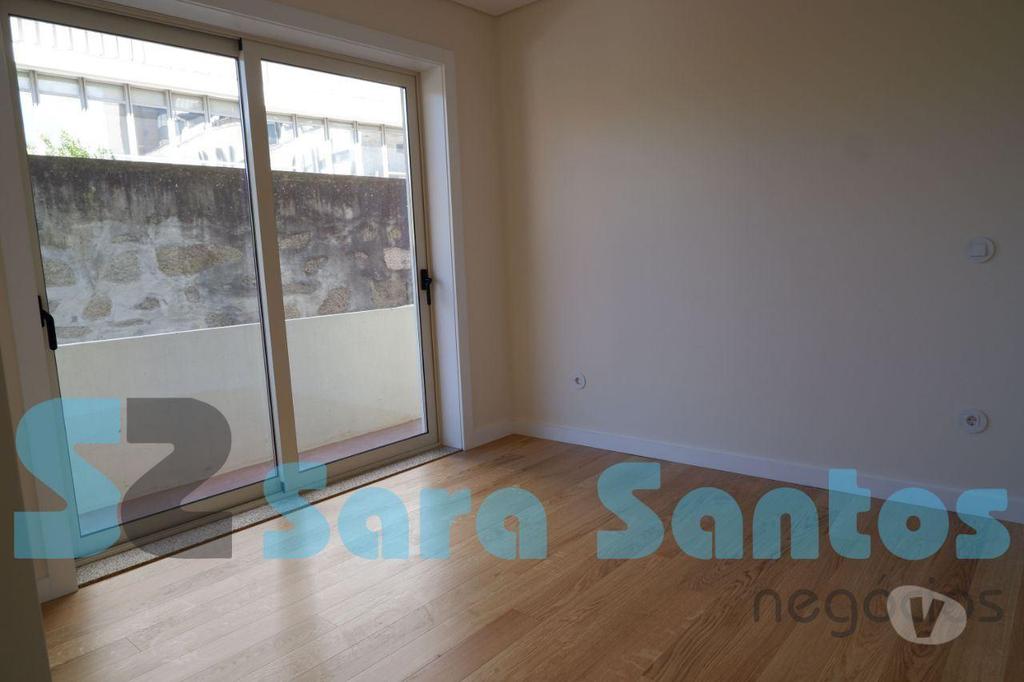 Apartamentos a venda Porto - Fotos para Porto-T3 Renovado com Terraço e Garagem Box -Porto (SS0125)