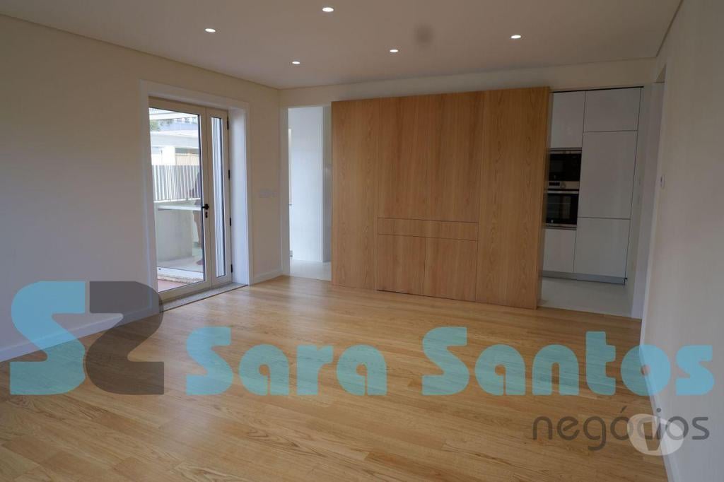 Apartamentos a venda Porto - Fotos para Porto-T3 Renovado com Terraço e Garagem Box -Porto (SS0125)