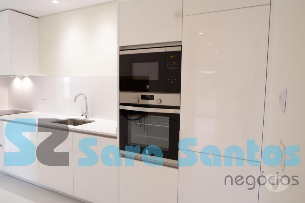 Apartamentos a venda Porto - Fotos para Porto-T3 Renovado com Terraço e Garagem Box -Porto (SS0125)