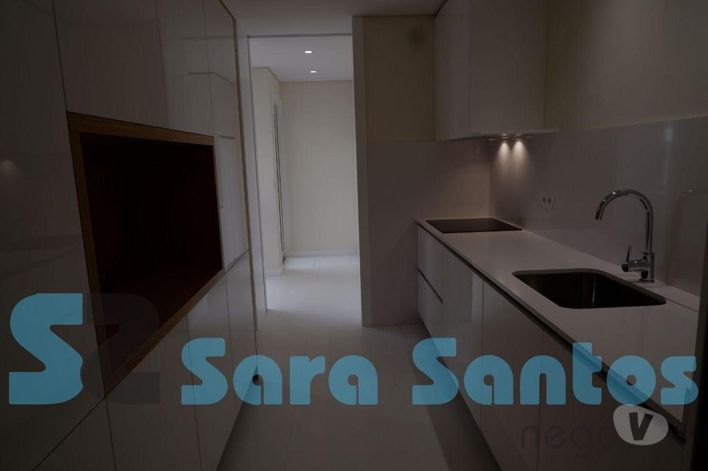 Apartamentos a venda Porto - Fotos para Porto-T3 Renovado com Terraço e Garagem Box -Porto (SS0125)