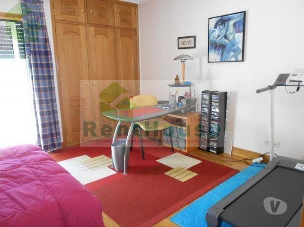 Apartamentos a venda Figueira da Foz - Fotos para Figueira-da-foz-Moradia T5+1 Sotto Mayor (VF1637)