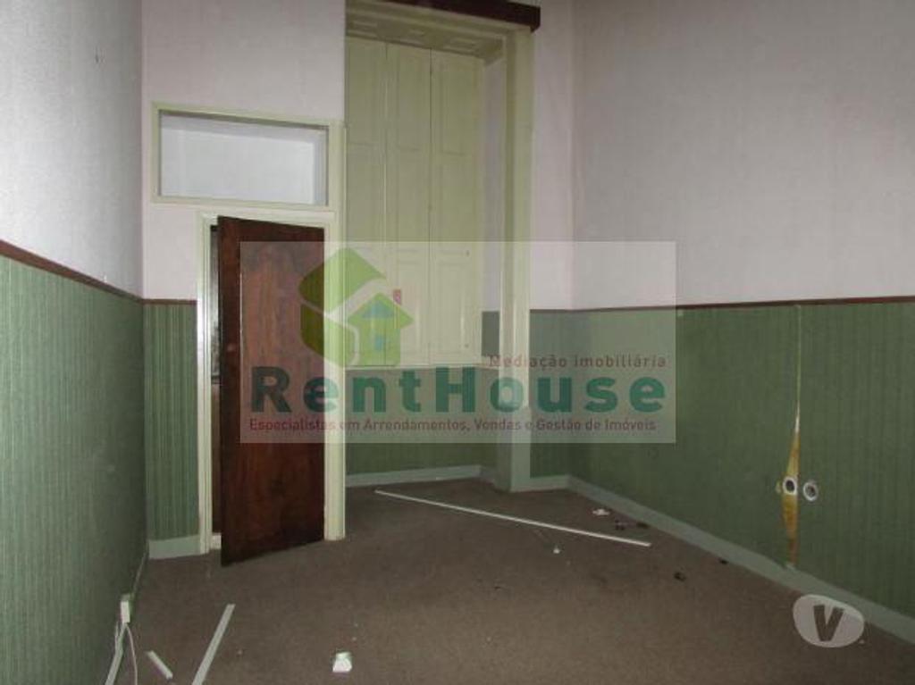 Comprar Loja Figueira da Foz - Fotos para Prédio Para Reconstrução Junto ao Casino
