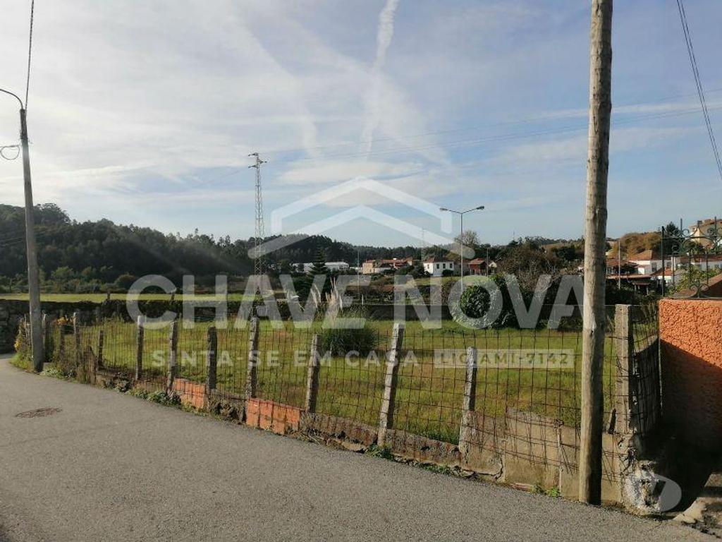 Comprar Loja Vila Nova de Gaia - Fotos para Terreno em Valadares p a Moradia Térrea c Piscina