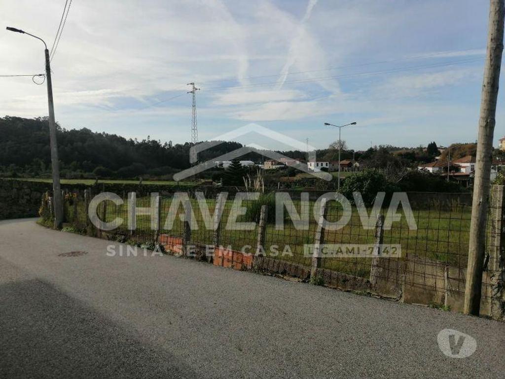 Comprar Loja Vila Nova de Gaia - Fotos para Terreno em Valadares p a Moradia Térrea c Piscina