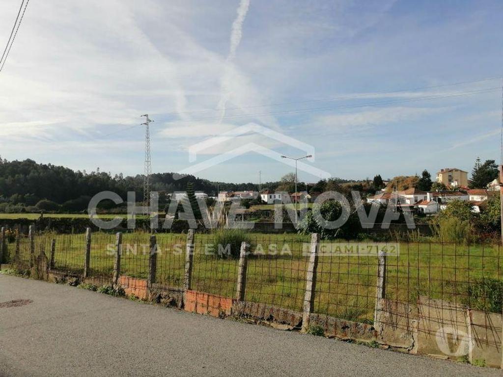 Comprar Loja Vila Nova de Gaia - Fotos para Terreno em Valadares p a Moradia Térrea c Piscina
