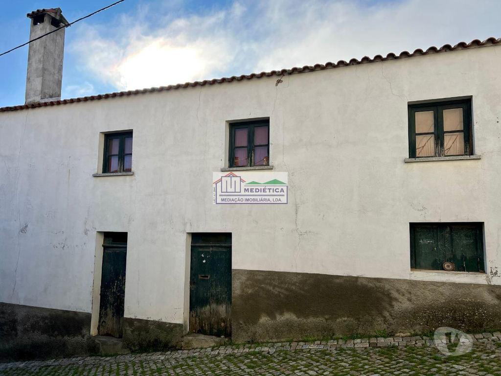 Apartamentos a venda Alfândega da Fé - Fotos para Moradia para Recuperar - Centro da Vila de Alfândega da Fé